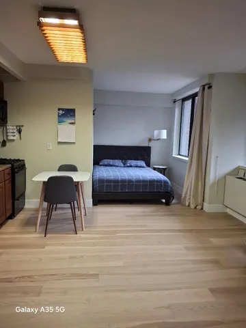 $459,000 | 233 East 86th Street, Unit 5D | Upper East Side