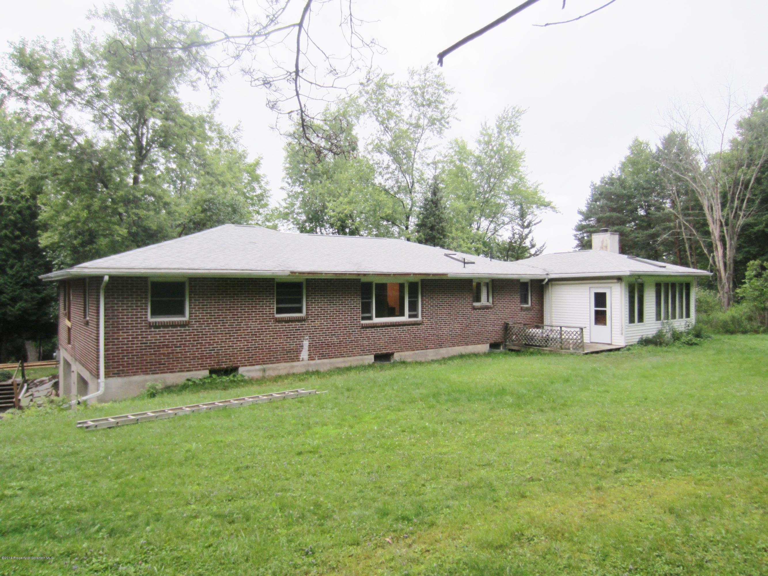111 Brookside Road Dalton, PA 18414 - Photo 4 of 18 Gallery Image 4