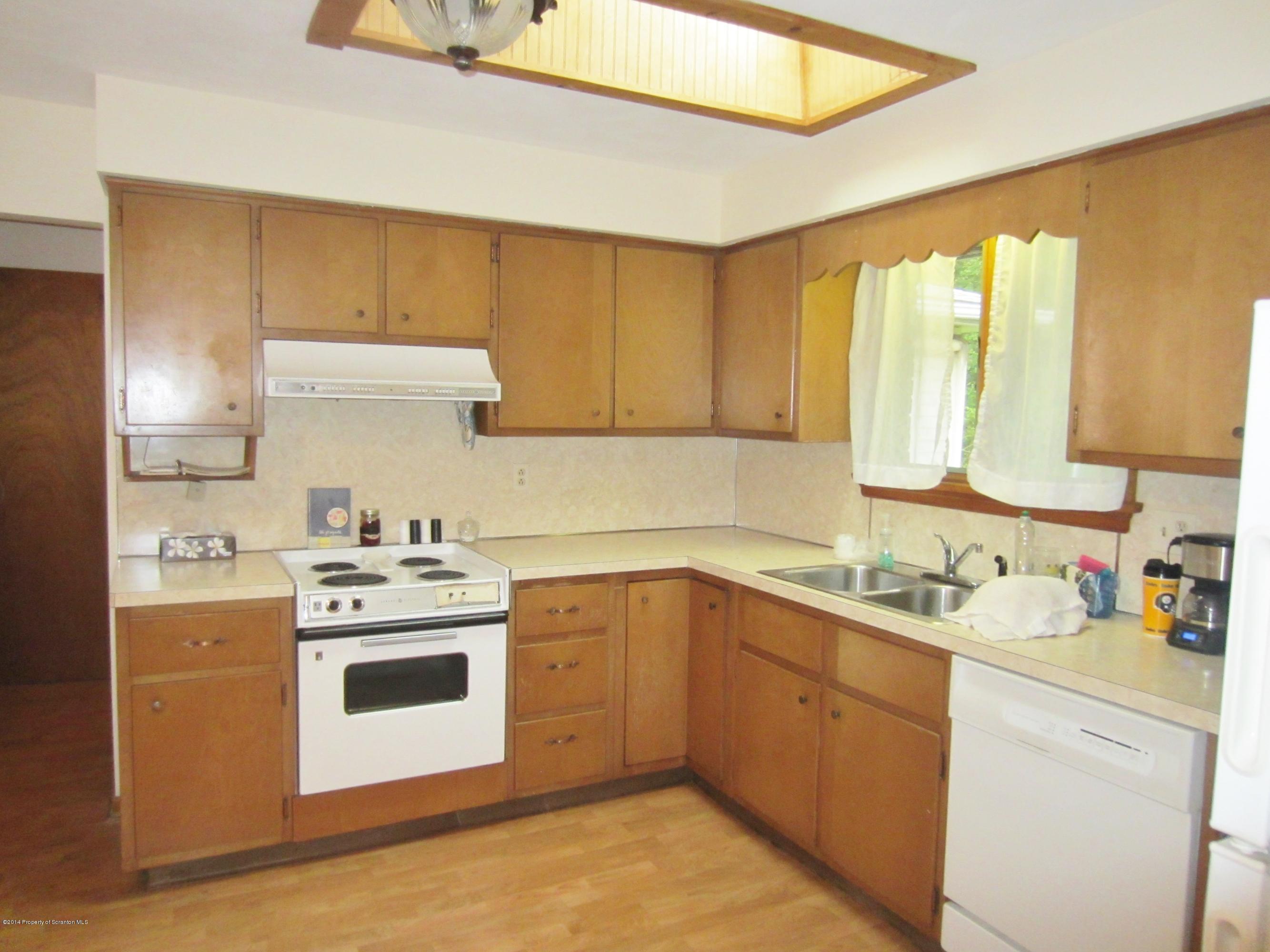 111 Brookside Road Dalton, PA 18414 - Photo 8 of 18 Gallery Image 8
