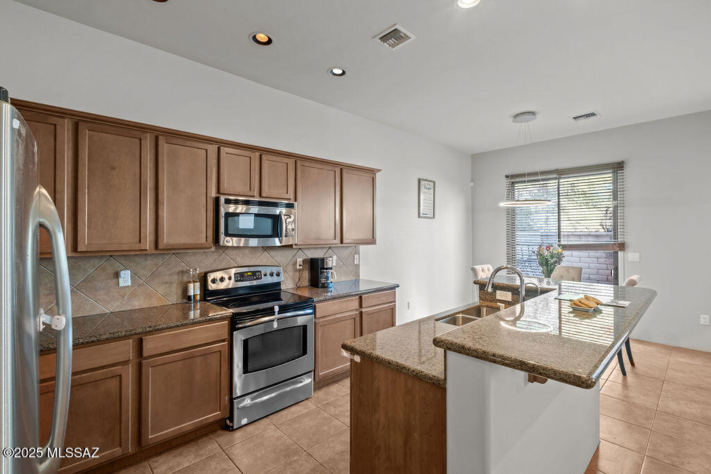 213 East Croydon Park Road Tucson, AZ 85704 - Photo 15 of 43