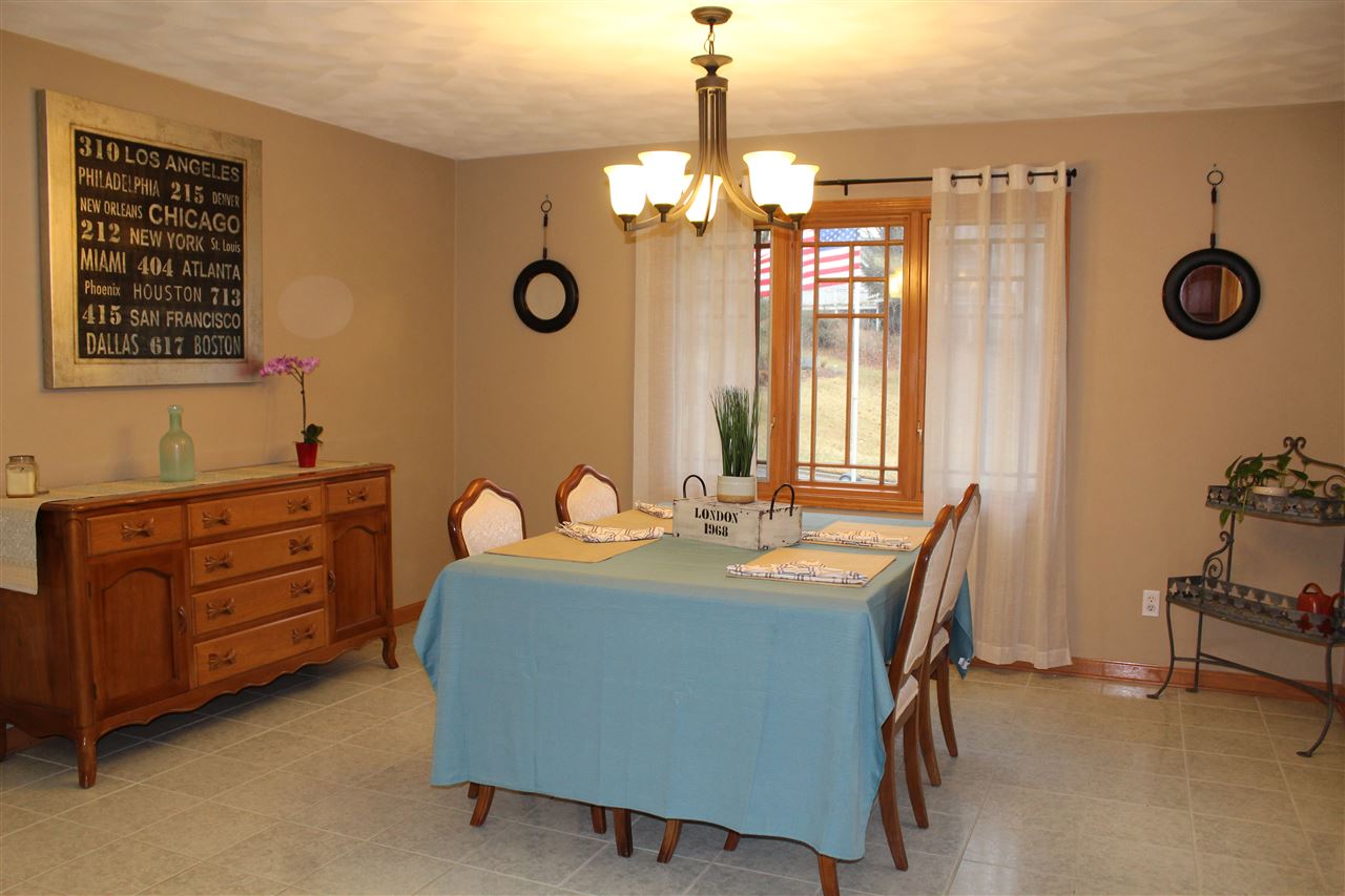 1919 Quail Hollow Road Pekin, IL 61554 - Photo 12 of 28 Gallery Image 12