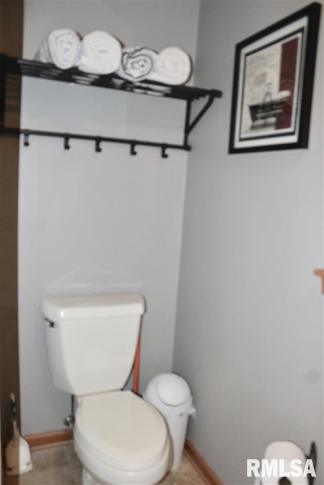 1919 Quail Hollow Road Pekin, IL 61554 - Photo 18 of 28 Gallery Image 18