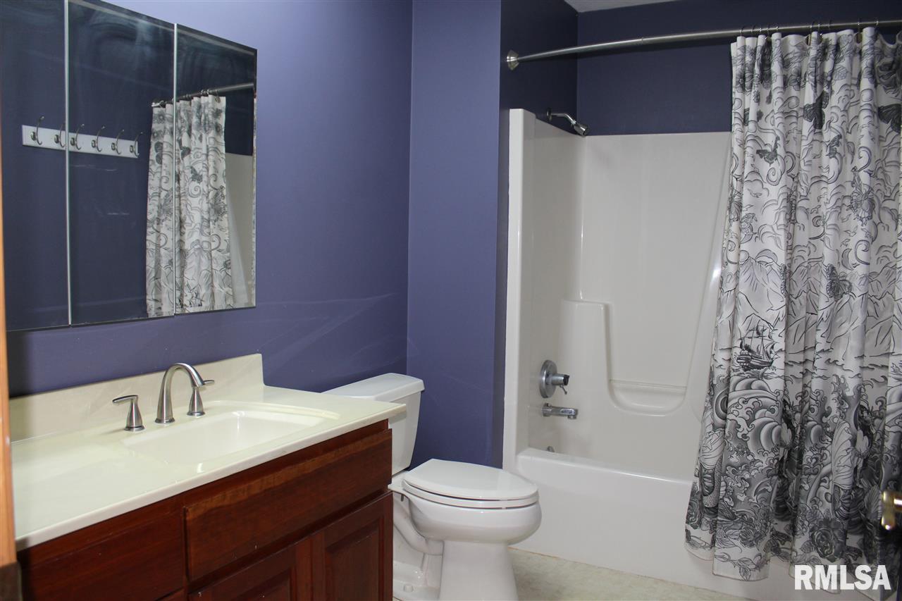 1919 Quail Hollow Road Pekin, IL 61554 - Photo 21 of 28 Gallery Image 21