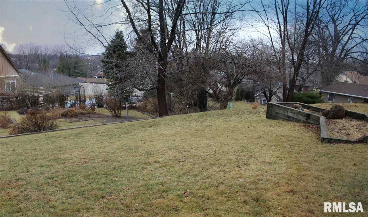 1919 Quail Hollow Road Pekin, IL 61554 - Photo 26 of 28 Gallery Image 26