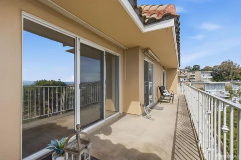 $1,060,000 | 416 Portofino Drive, Unit 303, San Carlos, CA 94070