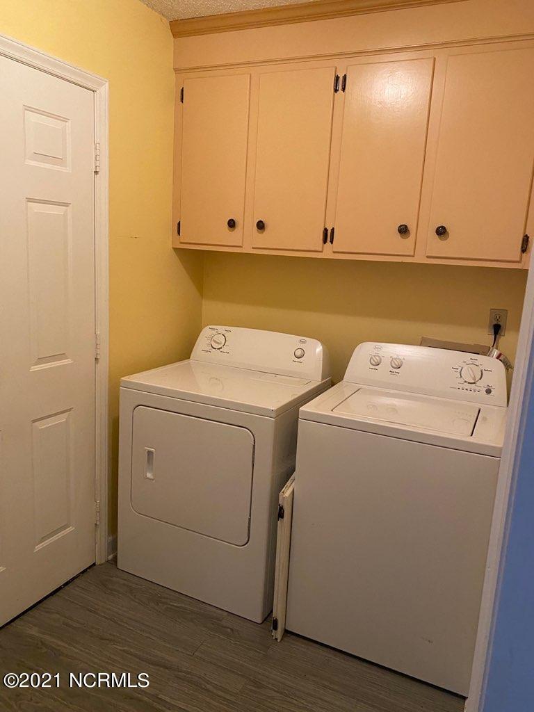 110 Beacon Light Church Road Windsor, NC 27983 - Photo 9 of 12 Laundry with Washer and dryer