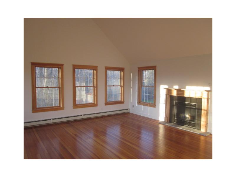 390 Bristol Road Damariscotta, ME 04543 - Photo 8 of 30 Den/Family/Great Room.