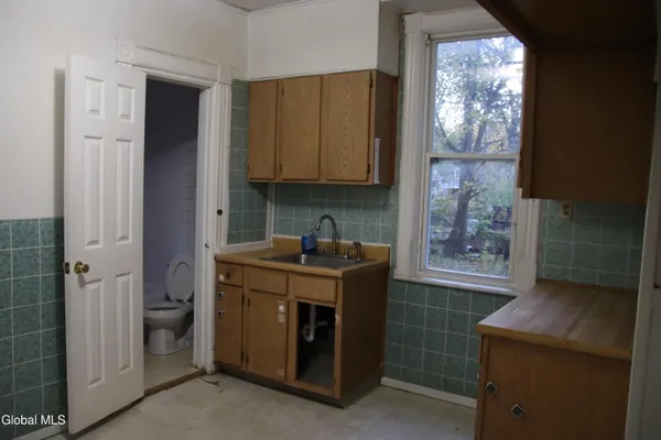 $227,000 | 860 Washington Avenue, Albany, NY 12203