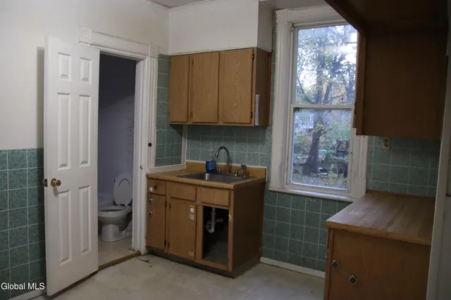 $227,000 | 860 Washington Avenue, Albany, NY 12203