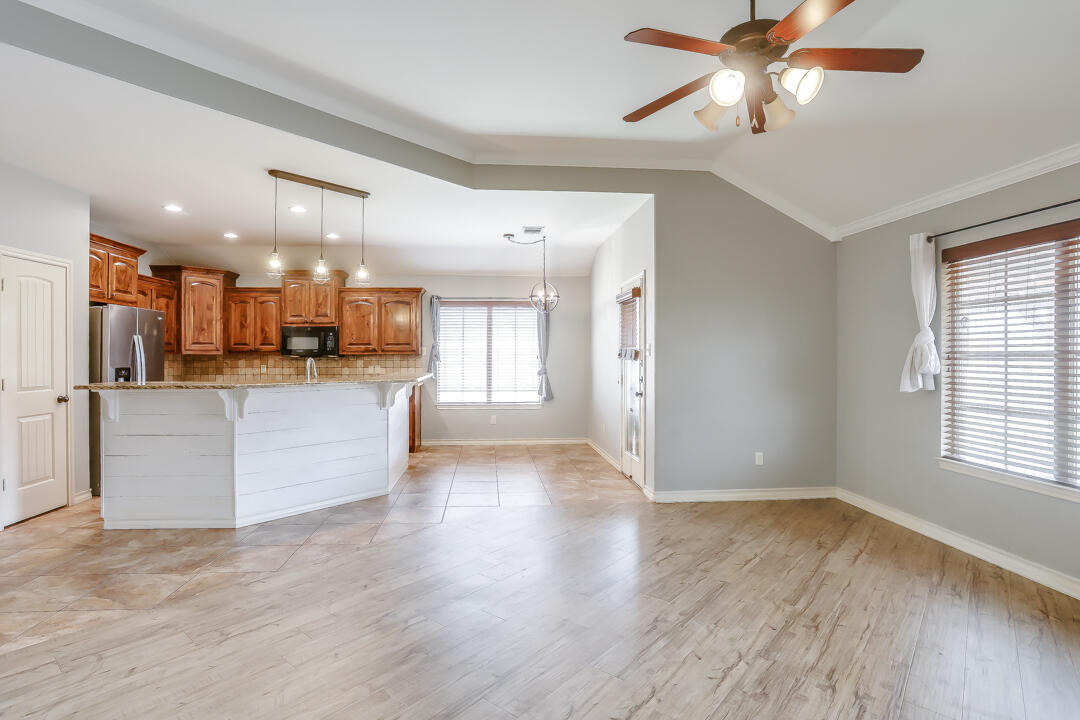 6207 100th Street Lubbock, TX 79424 - Photo 4 of 21 6207-102