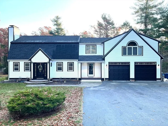 $999,900 | 6 Susan Circle, Carver, MA 02330