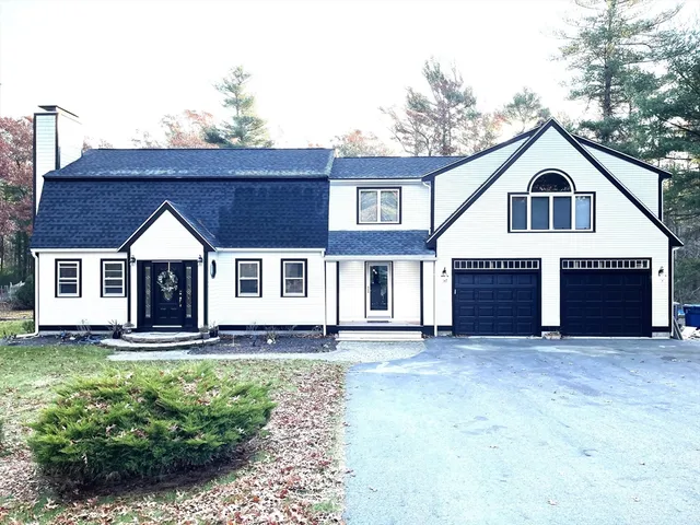 $930,000 | 6 Susan Circle, Carver, MA 02330
