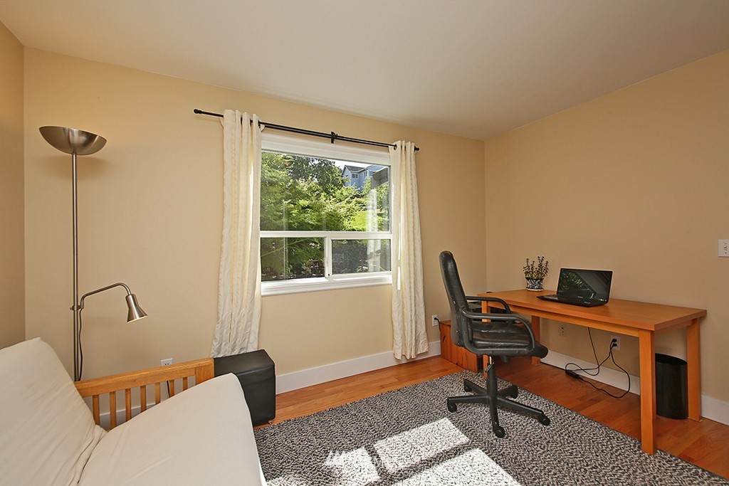 6237 Walnut Way Clinton, WA 98236 - Photo 12 of 25 Gallery Image 12