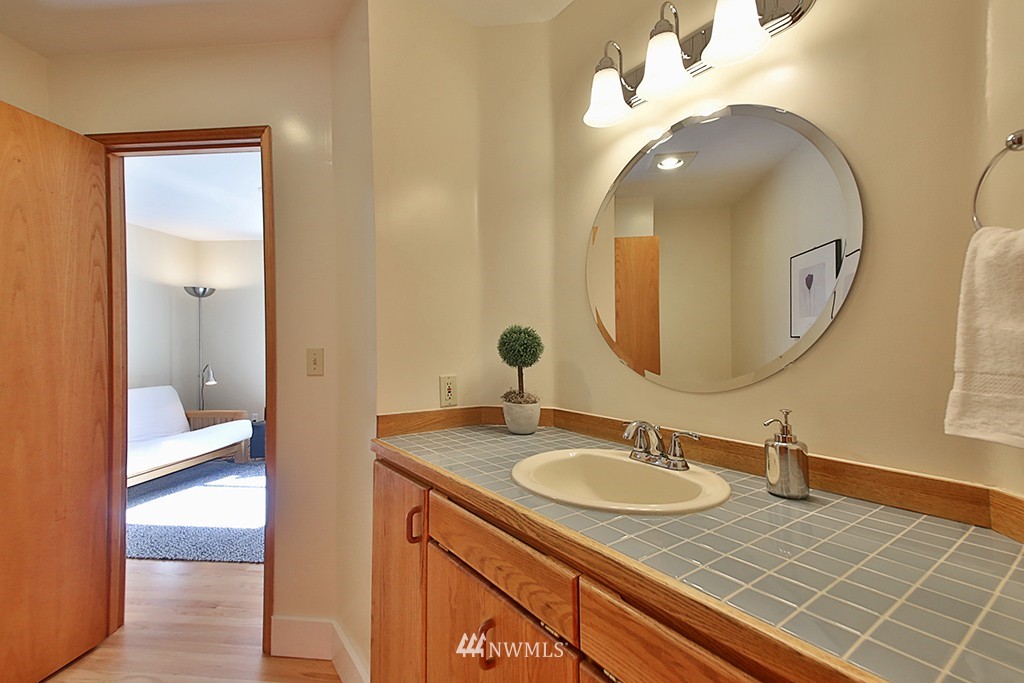 6237 Walnut Way Clinton, WA 98236 - Photo 13 of 25 Gallery Image 13