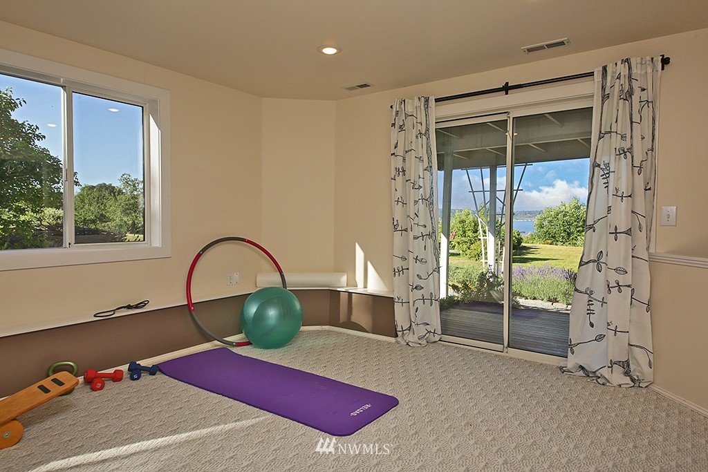 6237 Walnut Way Clinton, WA 98236 - Photo 22 of 25 Gallery Image 22
