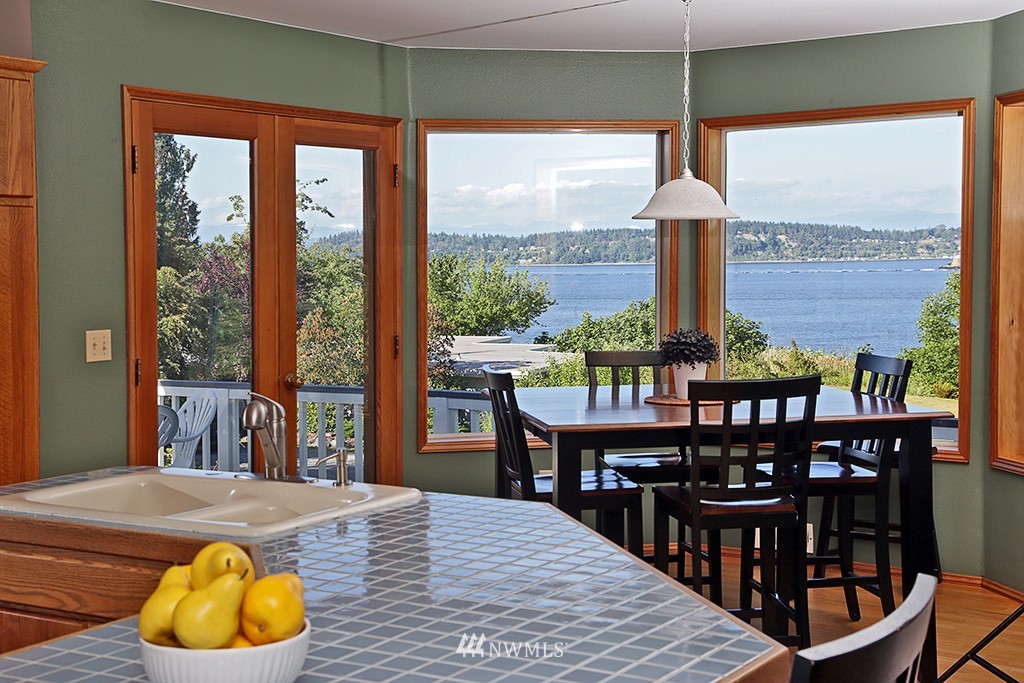 6237 Walnut Way Clinton, WA 98236 - Photo 8 of 25 Gallery Image 8