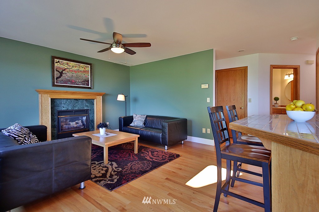 6237 Walnut Way Clinton, WA 98236 - Photo 10 of 25 Gallery Image 10