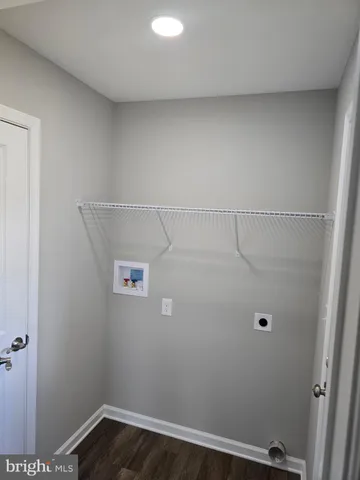 a view of utility room