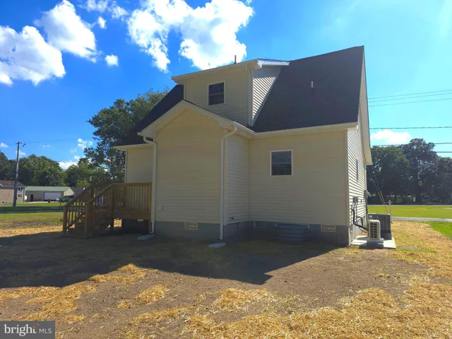 a view of house with outdoor space