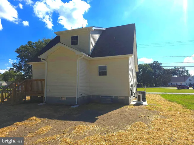 a house view with a outdoor space