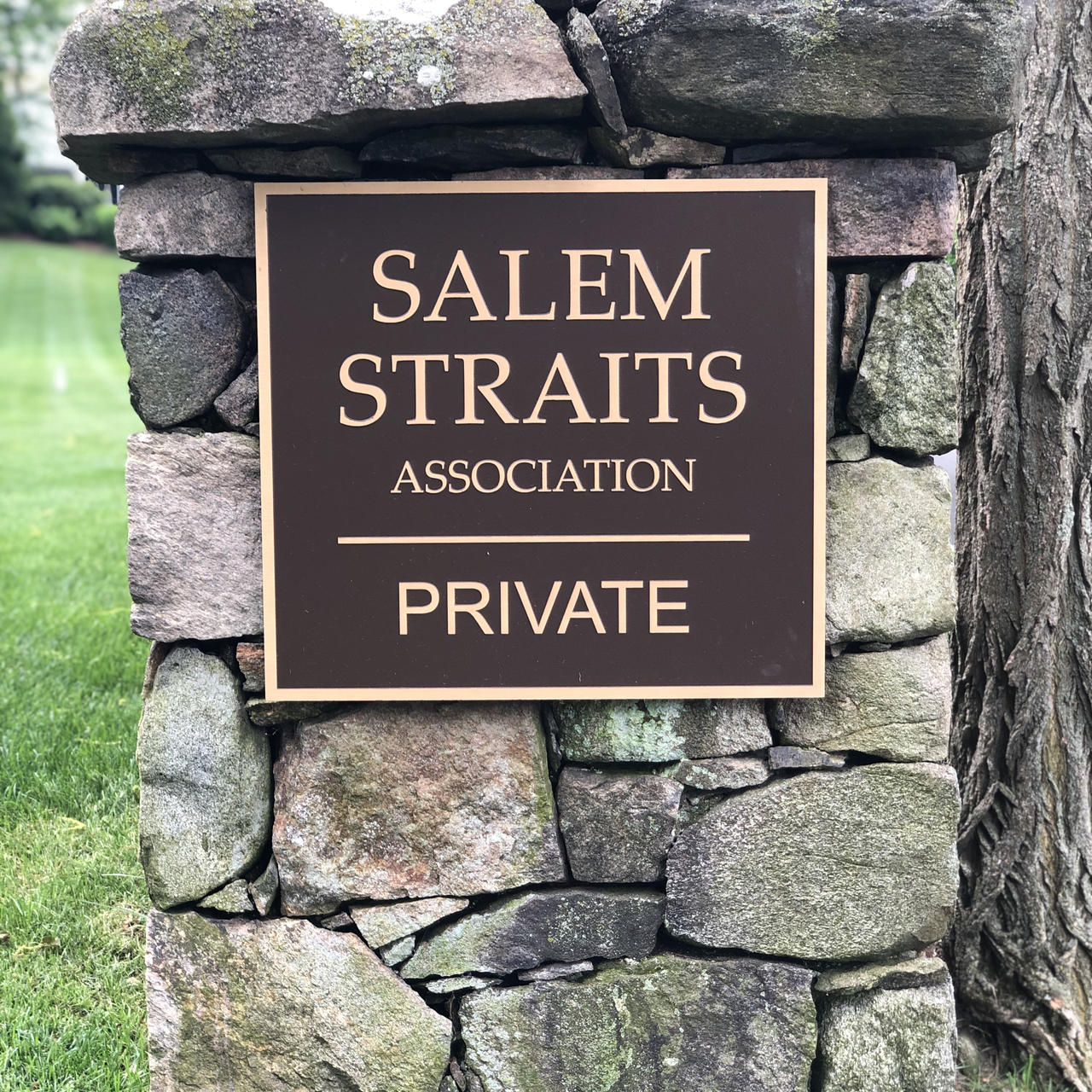 5 Hawthorne Road Darien, CT 06820 - Photo 46 of 49 a sign on the side of a building