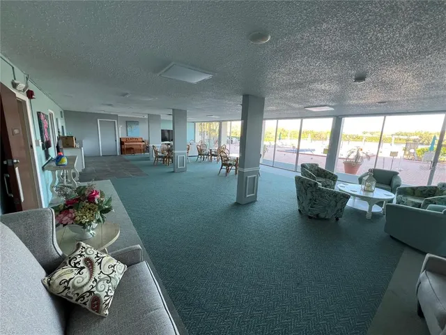 $148,000 | 700 Mirror Terrace Northwest, Unit 404, Winter Haven, FL 33881