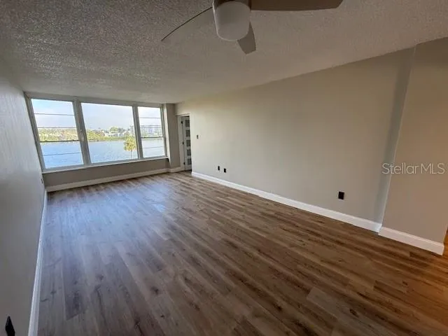 $148,000 | 700 Mirror Terrace Northwest, Unit 404, Winter Haven, FL 33881