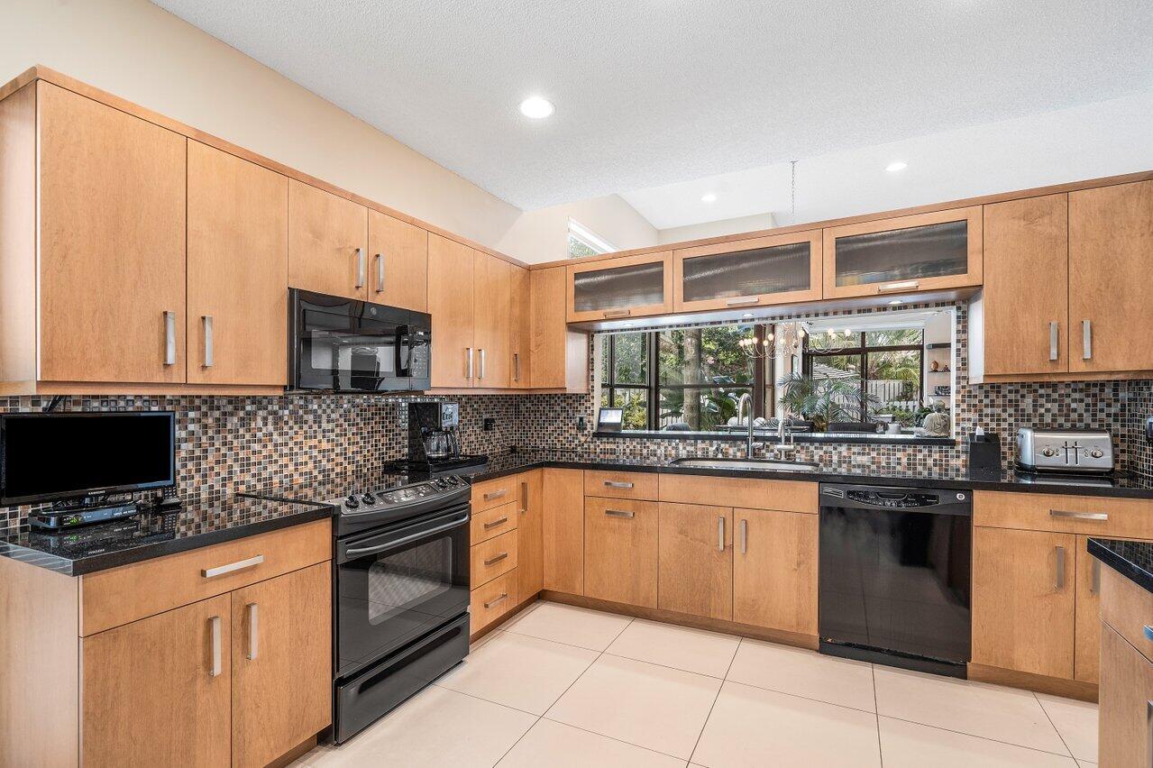 2475 Northwest 63rd Street Boca Raton, FL 33496 - Photo 7 of 45 013-2475Northwest63rdStreet-BocaRaton-FL