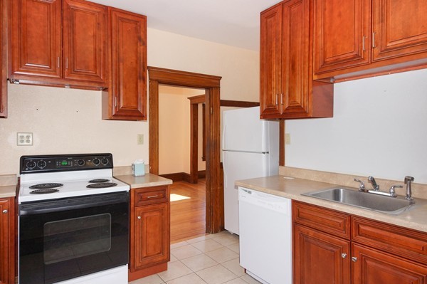 10 Greenbush Road Worcester, MA 01604 - Photo 8 of 18 Gallery Image 8