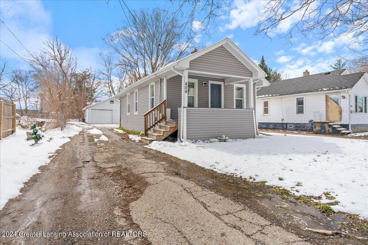 404 East Rouse Street Lansing, MI 48910 - Photo 2 of 21 03-Media Jett-16