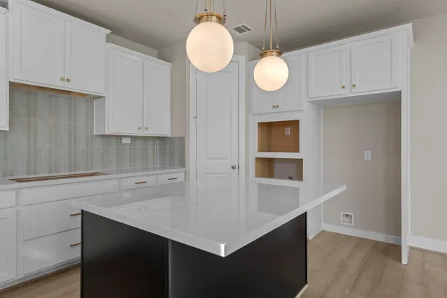 $499,900 | 401 Wild Thicket Drive, Katy, TX 77493