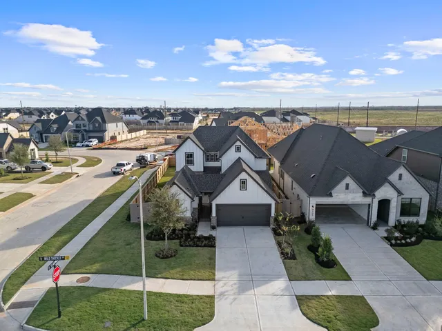 $499,900 | 401 Wild Thicket Drive, Katy, TX 77493