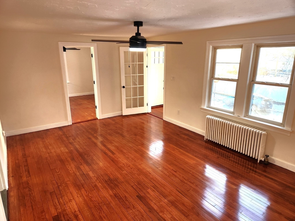 41 Bridgeport Street Worcester, MA 01604 - Photo 6 of 34