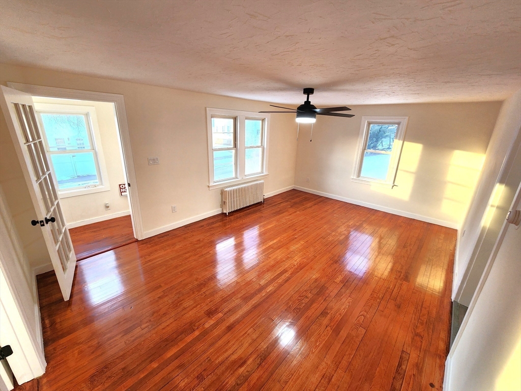 41 Bridgeport Street Worcester, MA 01604 - Photo 7 of 34