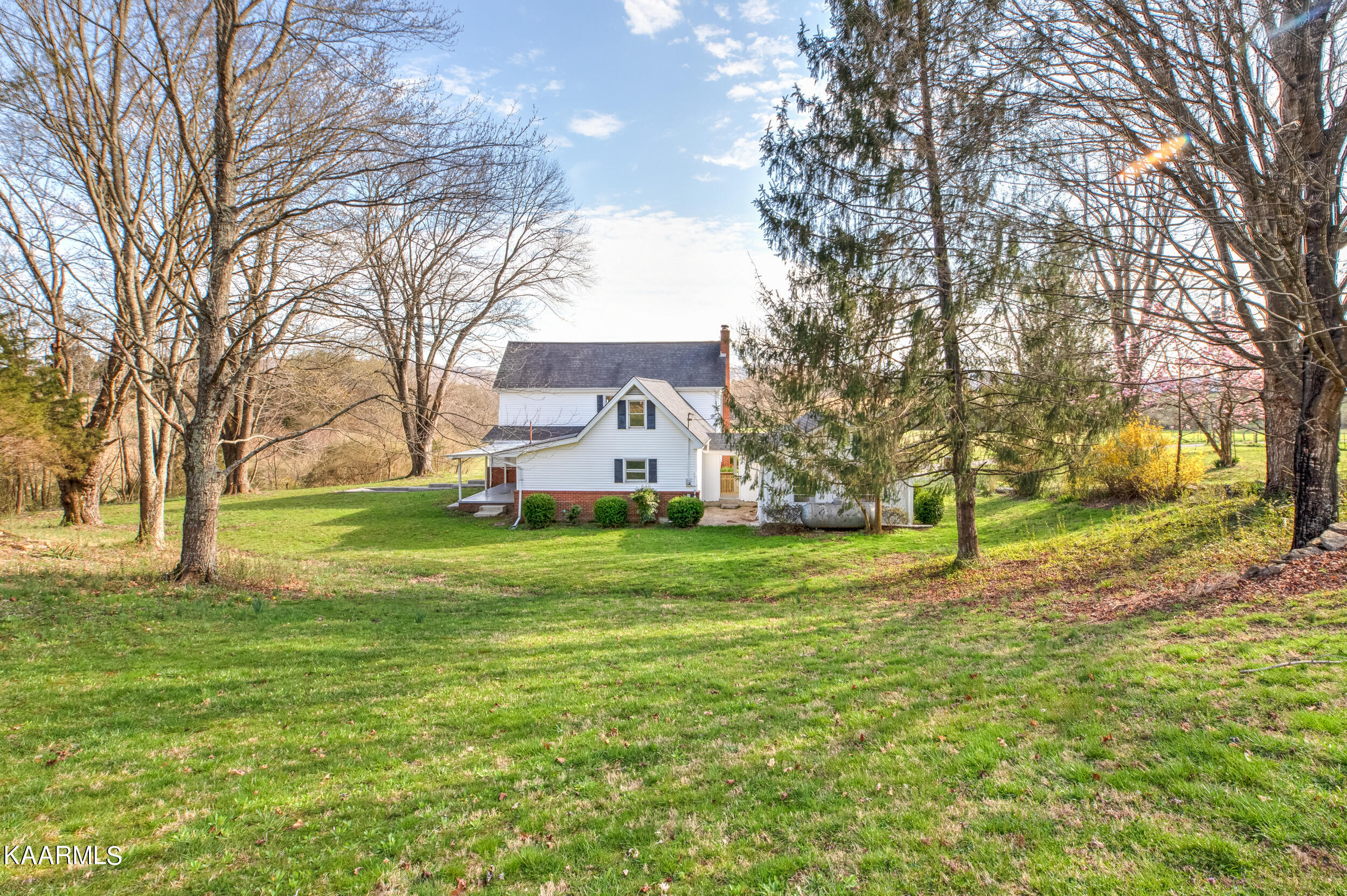 487 Rogers Road Speedwell, TN 37870 - Photo 4 of 33 487 Hope Wells Ln-8