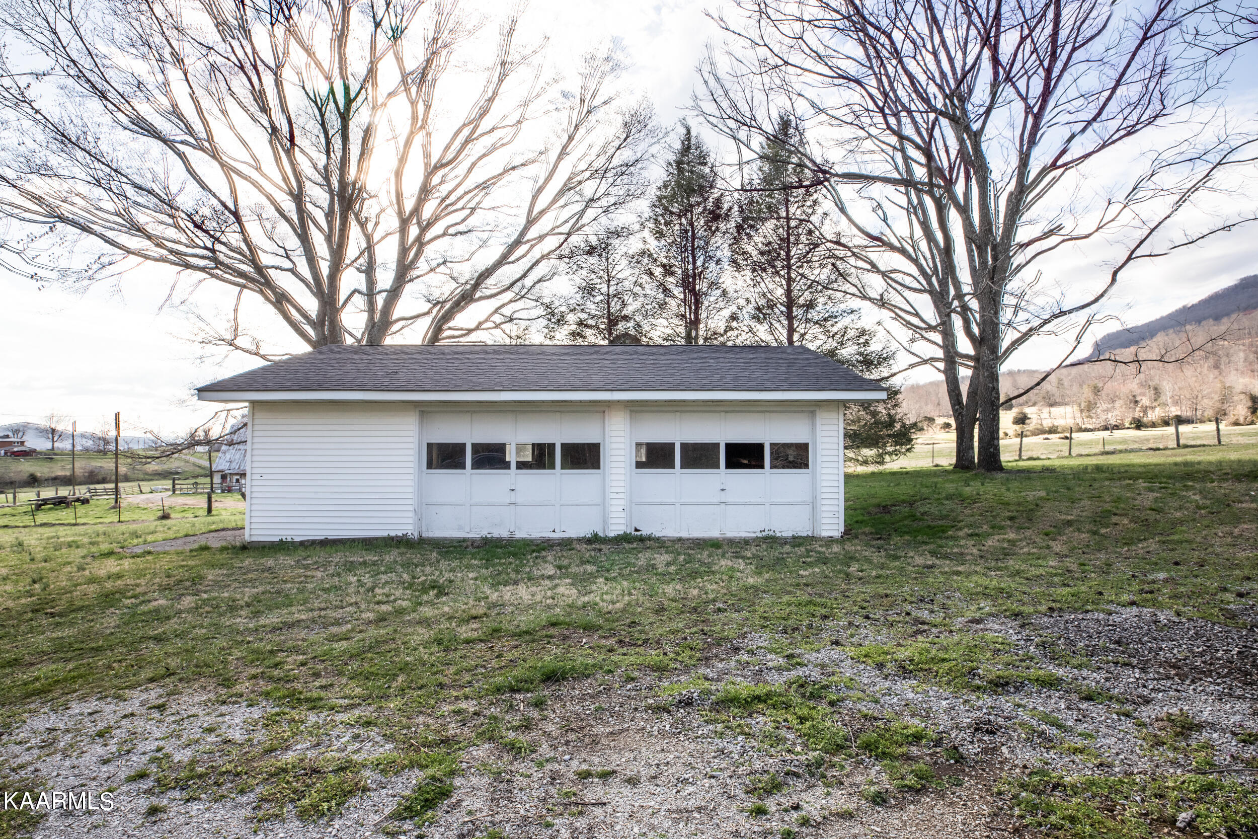 487 Rogers Road Speedwell, TN 37870 - Photo 6 of 33 487 Hope Wells Ln-11