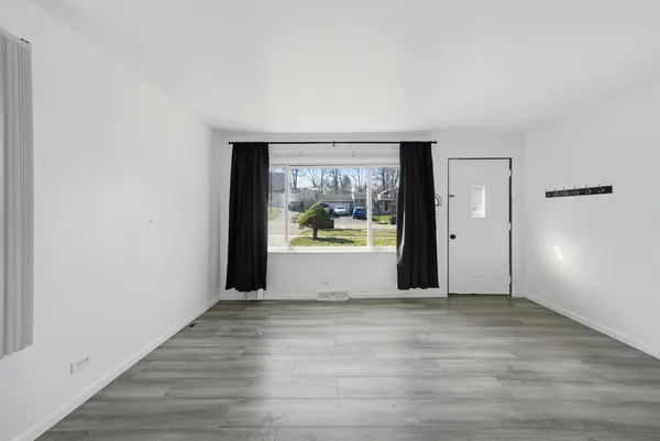 $255,000 | 349 Woodland Drive, Grayslake, IL 60030