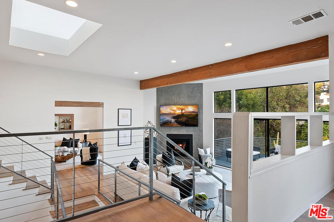 3612 Lowry Road Los Angeles, CA 90027 - Photo 6 of 20 Gallery Image 6