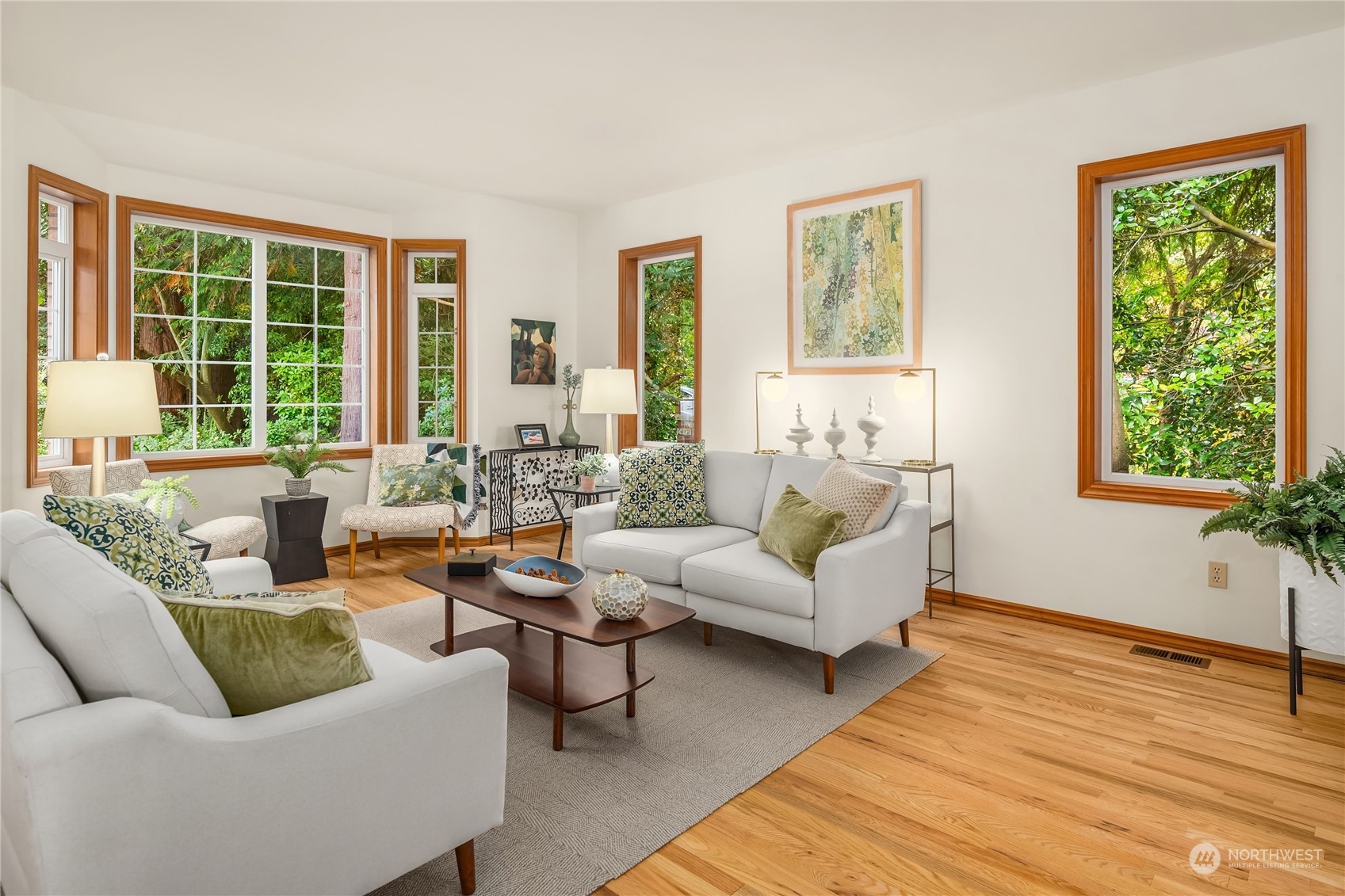 9727 45th Avenue Southwest Seattle, WA 98136 - Photo 10 of 39 Gallery Image 10