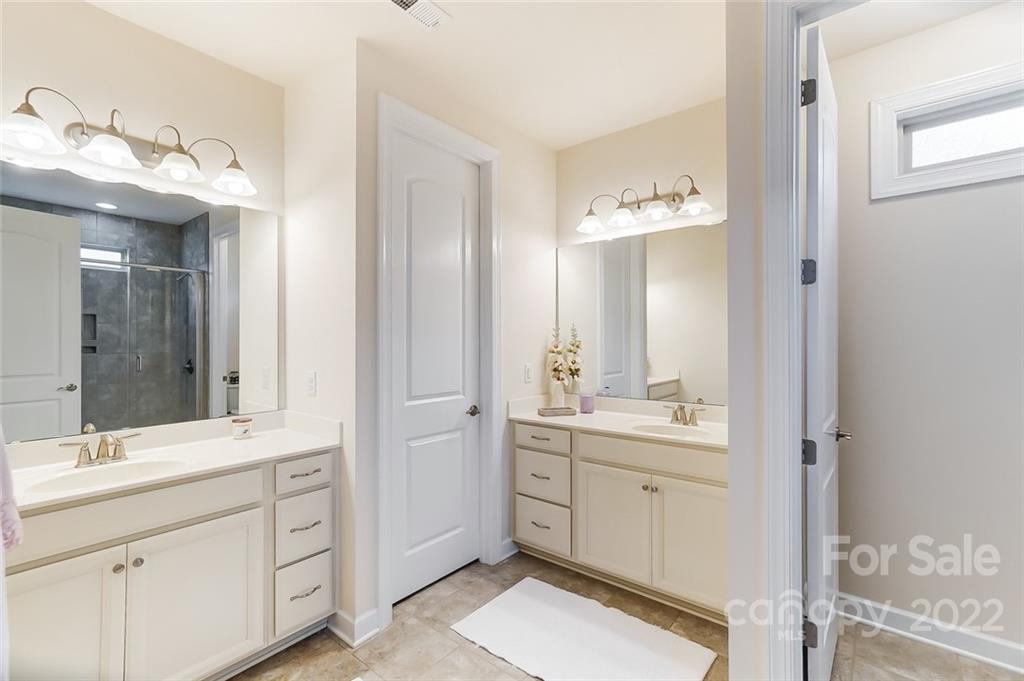 917 Landmark Run Lane Tega Cay, SC 29708 - Photo 30 of 48 Gallery Image 30