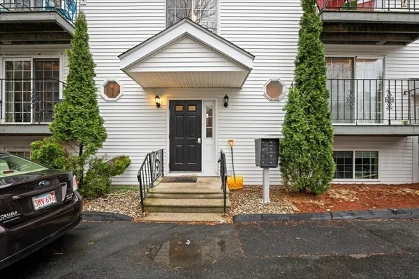 $349,900 | 155 Hamilton Street, Unit 3, Worcester, MA 01604