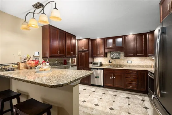 $349,900 | 155 Hamilton Street, Unit 3, Worcester, MA 01604