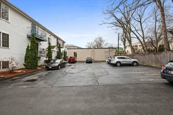 $349,900 | 155 Hamilton Street, Unit 3, Worcester, MA 01604