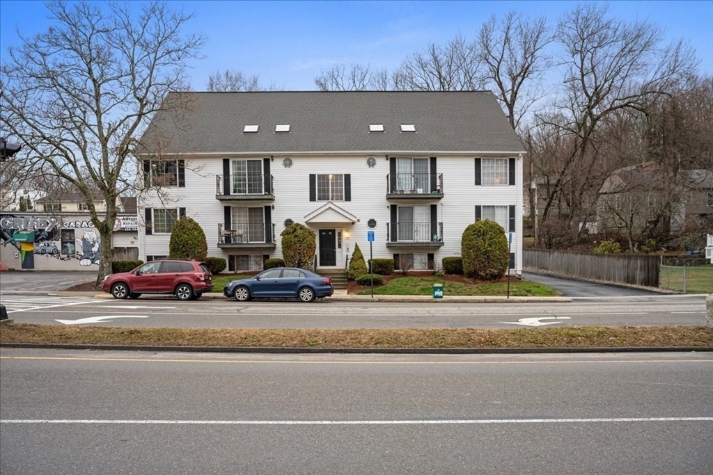 155 Hamilton Street, Unit 3 Worcester, MA 01604 - Photo 32 of 34