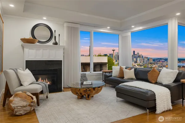 $1,250,000 | 525 West Prospect Street, Unit A, Seattle, WA 98119