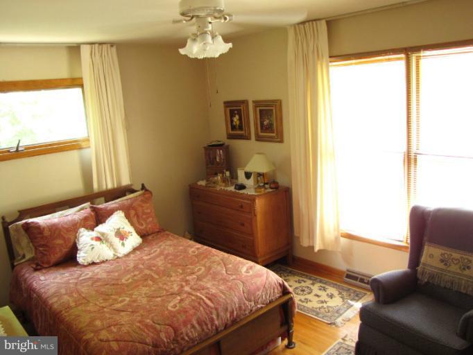 231 Sillery Bay Road Pasadena, MD 21122 - Photo 11 of 19 Bedroom (Master)