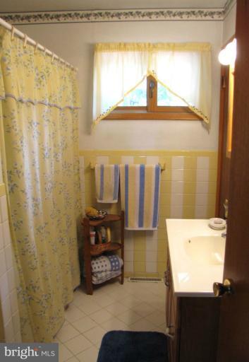 231 Sillery Bay Road Pasadena, MD 21122 - Photo 18 of 19 Bath