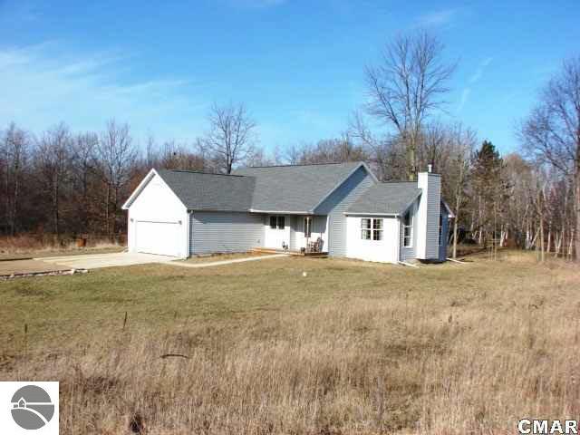 8920 South Alger Road Perrinton, MI 48871 - Photo 2 of 25 1773655-1.JPG