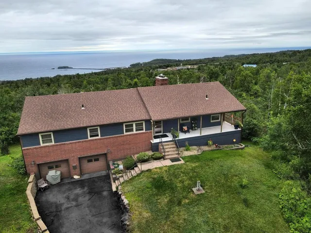 $429,900 | 7 Kent Lane, Silver Bay, MN 55614