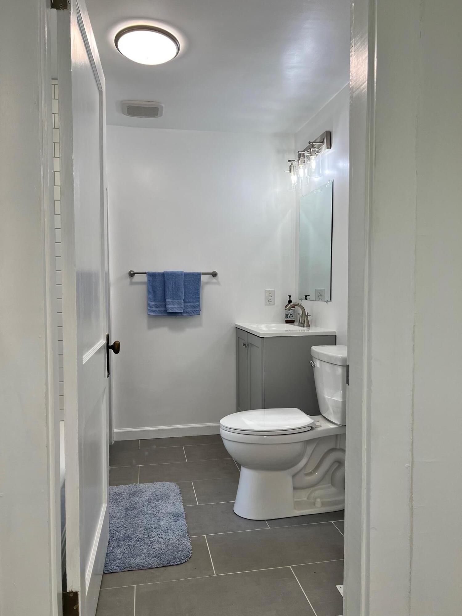 174 Hamilton Road Elizabethton, TN 37643 - Photo 11 of 31 Bathroom